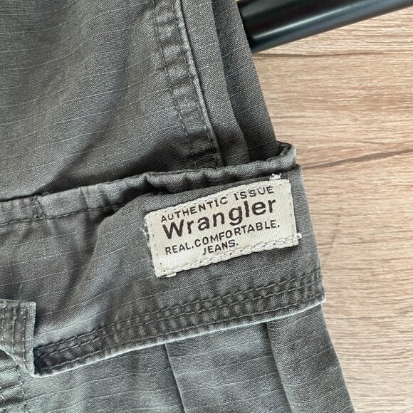 Men's Wrangler Cargo Pants - Size 36x32 - Picture 13 of 14